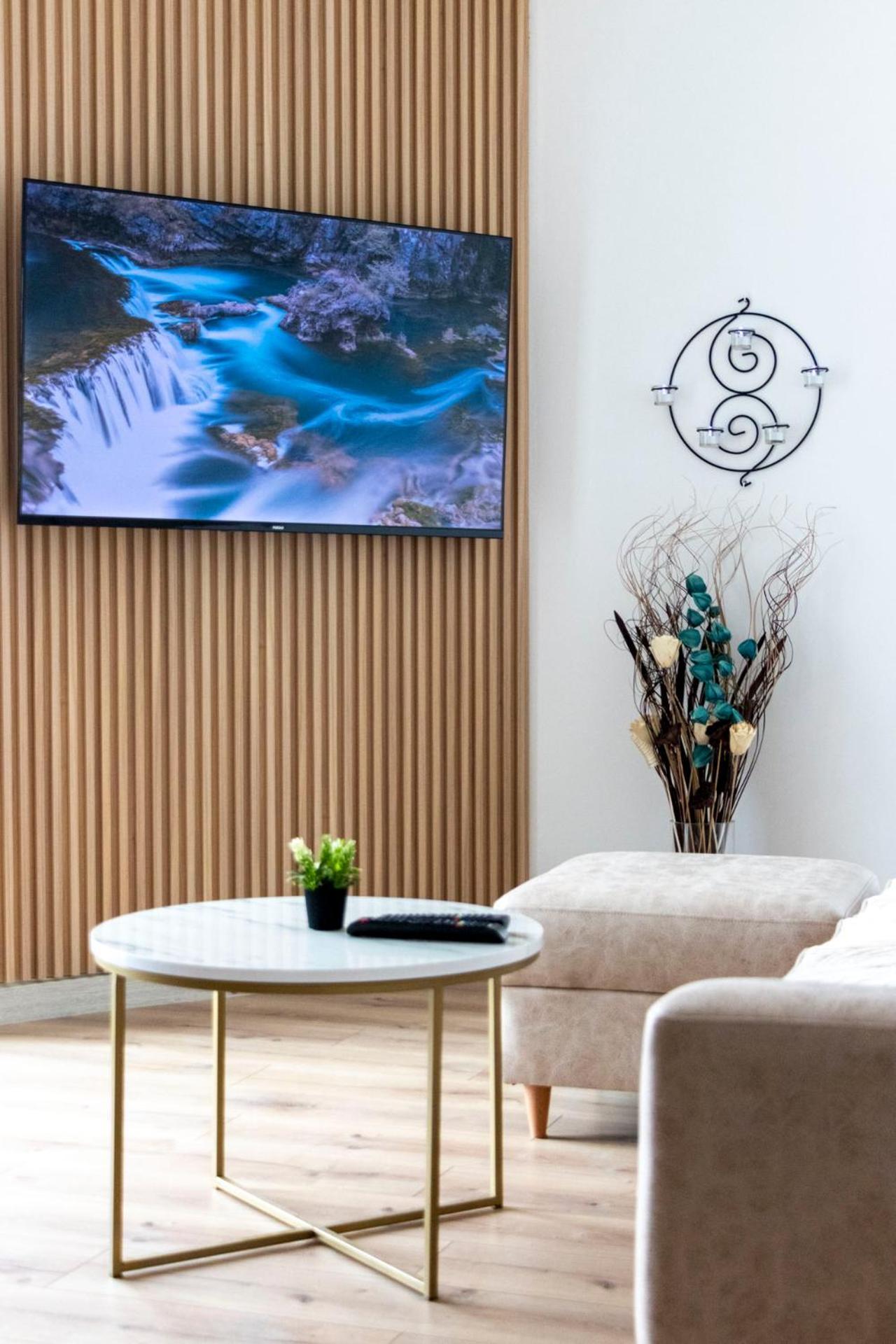 Luxury Condo On 18Th Floor With Pool, Fitness, Parking Included. Skopje Exteriér fotografie