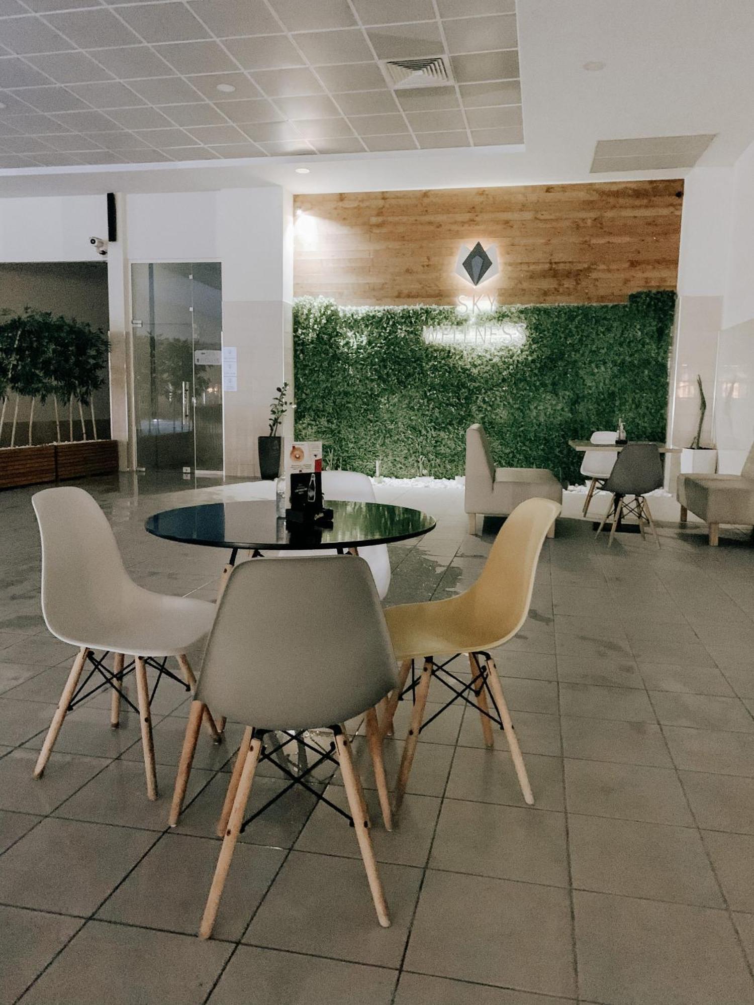 Luxury Condo On 18Th Floor With Pool, Fitness, Parking Included. Skopje Exteriér fotografie